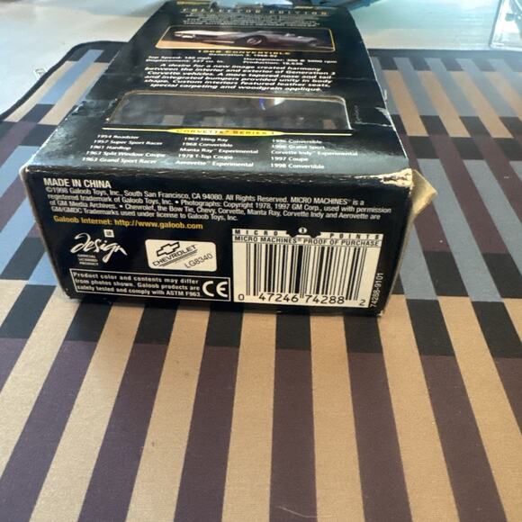 1998 Micro Machines 1968 Convertible, Collectors, Edition Series 1 Removable Top - Picture 6 of 7